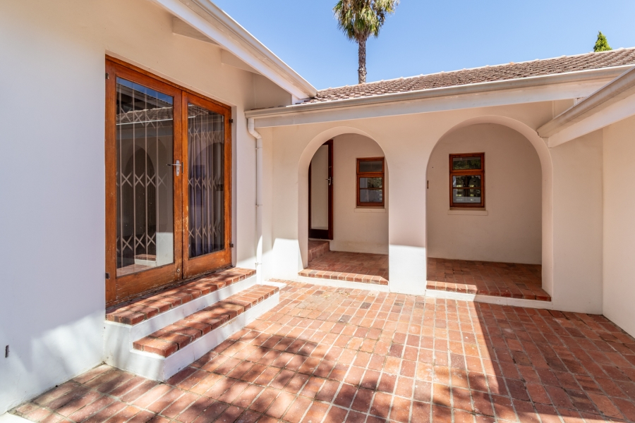 6 Bedroom Property for Sale in Brandwacht Western Cape